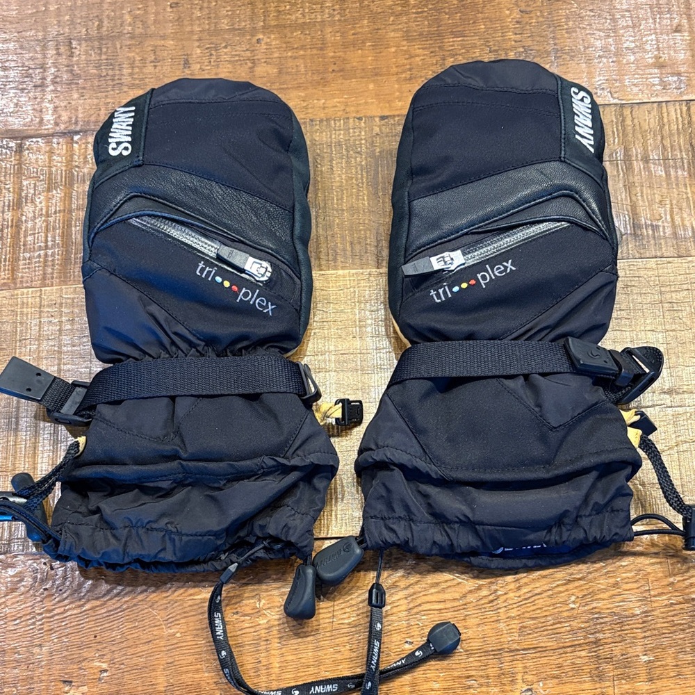 Swany Black Mittens with Tri-Plex Technology